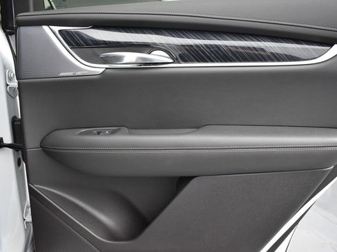 Used 2023 Cadillac XT6 Premium Luxury w/ Technology Package image 32