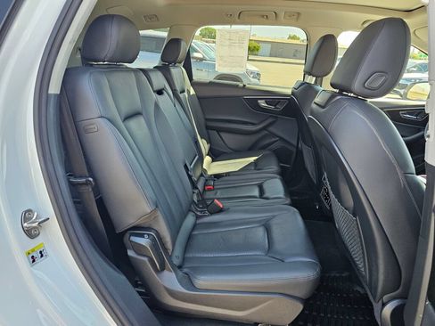 Used 2023 Audi Q7 3.0T Premium Plus w/ Premium Plus Package AWD/4WD image 12