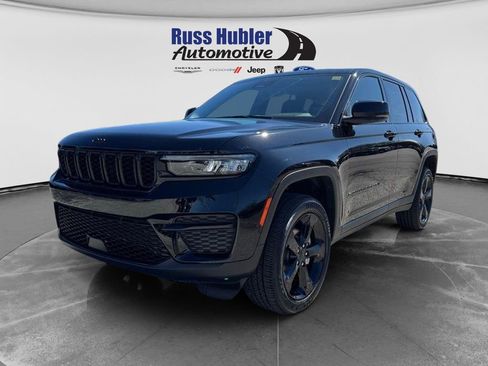New 2025 Jeep Grand Cherokee Altitude AWD/4WD image 1