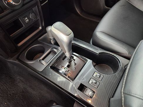 Used 2018 Toyota 4Runner TRD Off-Road Premium AWD/4WD image 25