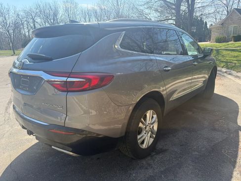 Used 2018 Buick Enclave Essence image 4