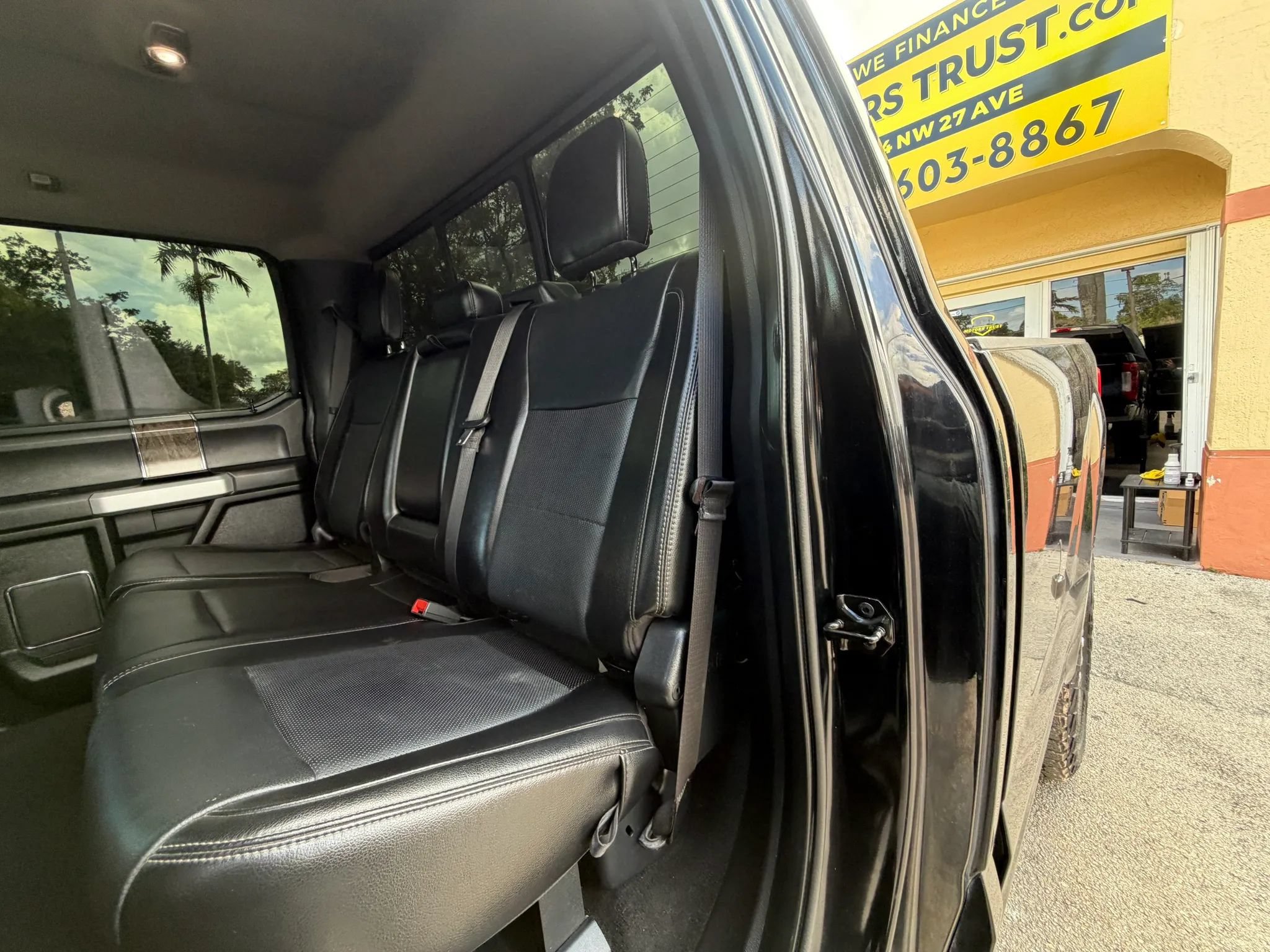 Used 2019 Ford F250 4x4 SuperCrew Lariat w/ Camper Package image 17
