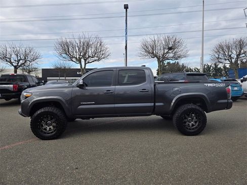 Used 2023 Toyota Tacoma TRD Sport image 8