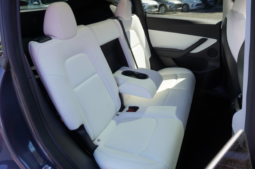 Used 2021 Tesla Model Y Long Range AWD/4WD image 13