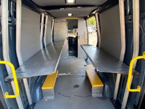 Used 2018 Mercedes-Benz Sprinter 2500 image 17