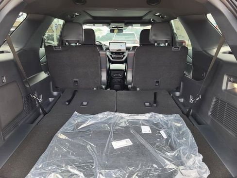 New 2026 Ford Explorer ST-Line w/ ST-Line Street Pack image 9