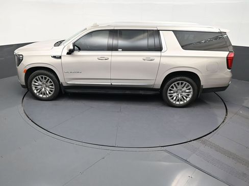 Used 2023 GMC Yukon XL SLT w/ SLT Luxury Package RWD image 12