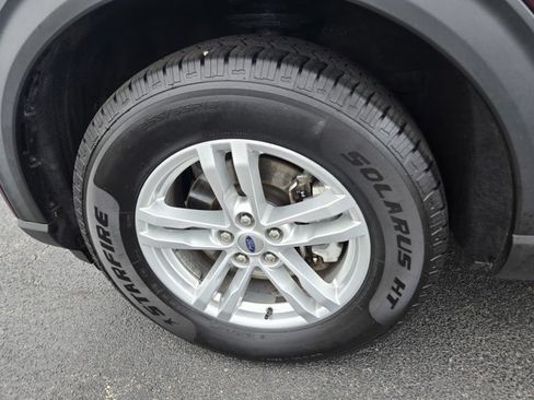 Used 2022 Ford Explorer XLT w/ Equipment Group 202A AWD/4WD image 48