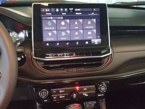 Used 2025 Jeep Compass Latitude w/ Altitude Special Edition image 24