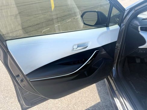 Used 2022 Toyota Corolla XSE FWD image 11