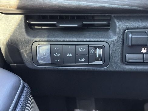 Used 2025 GMC Sierra EV Denali image 17