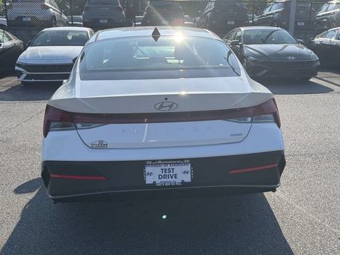 Certified 2026 Hyundai Elantra Hybrid FWD image 6