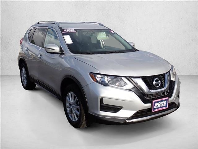 Used 2017 Nissan Rogue SV AWD/4WD image 6
