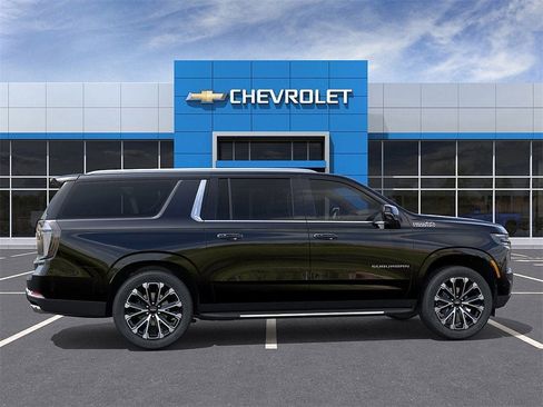 New 2025 Chevrolet Suburban High Country image 6