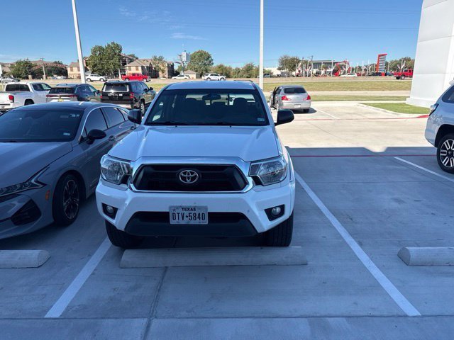 Used 2014 Toyota Tacoma PreRunner w/ SR5 Package RWD image 3