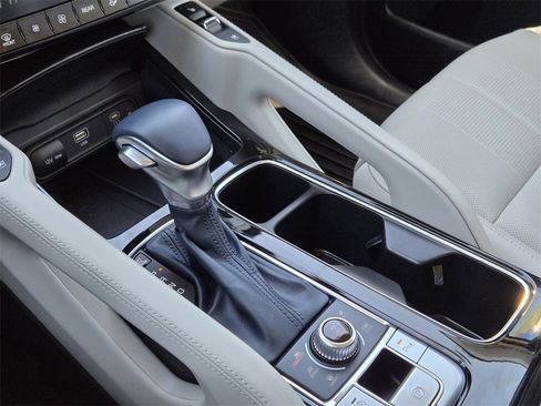 Used 2023 Kia Telluride EX w/ EX Captain's Chair Package image 9