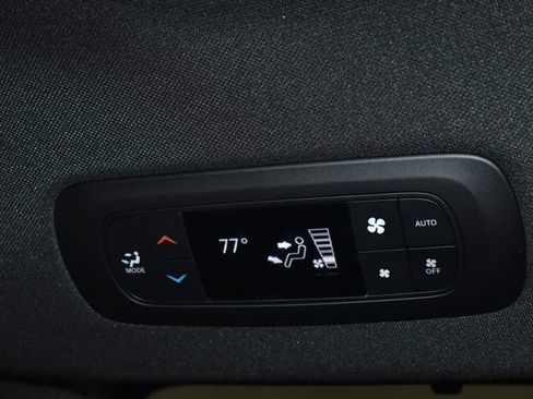 New 2026 Chrysler Pacifica Select image 26