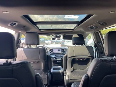 New 2026 Chrysler Pacifica Select FWD image 29
