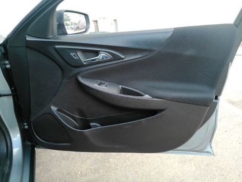 Used 2023 Chevrolet Malibu LS FWD image 19
