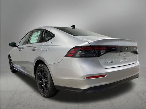 Used 2025 Honda Accord SE image 4