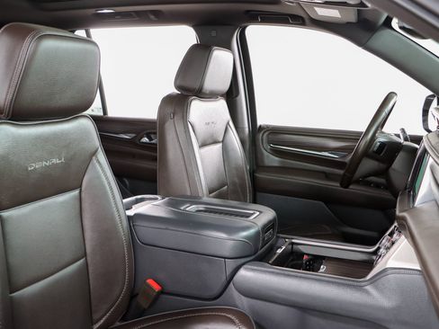 Used 2023 GMC Yukon Denali w/ LPO, Floor Liner Package AWD/4WD image 31