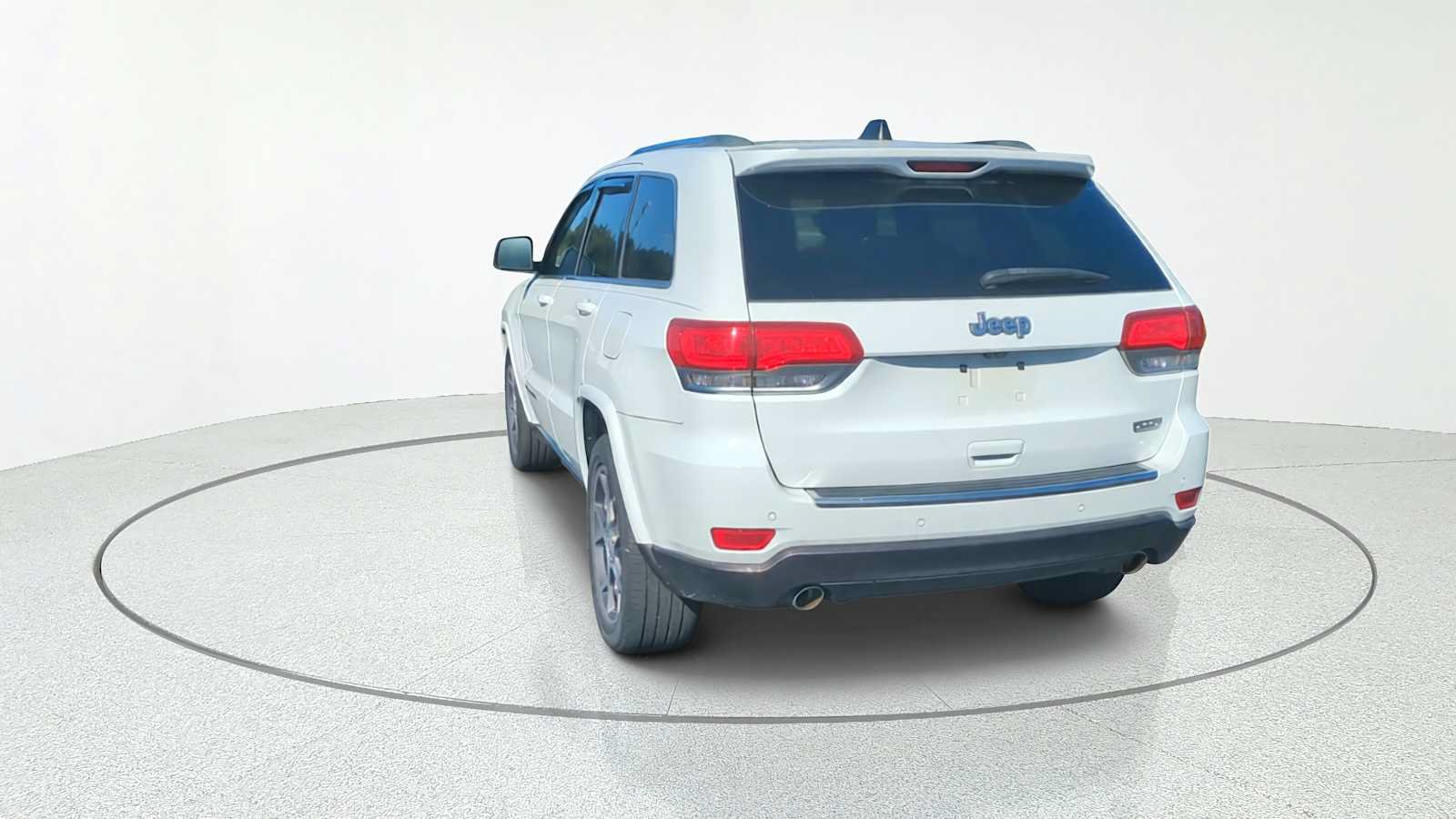 Used 2018 Jeep Grand Cherokee Limited RWD image 12
