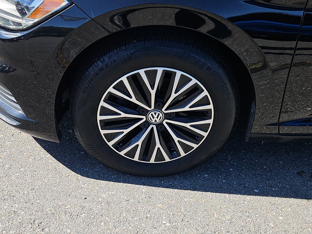 Used 2019 Volkswagen Jetta SE w/ Cold Weather Package FWD image 7