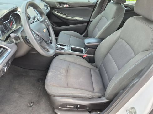 Used 2017 Chevrolet Cruze LT w/ Convenience Package FWD image 16