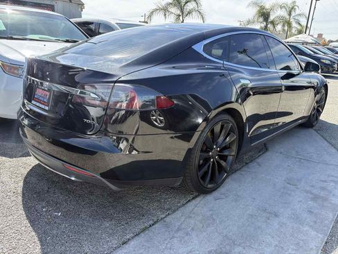 Used 2016 Tesla Model S 70D image 2