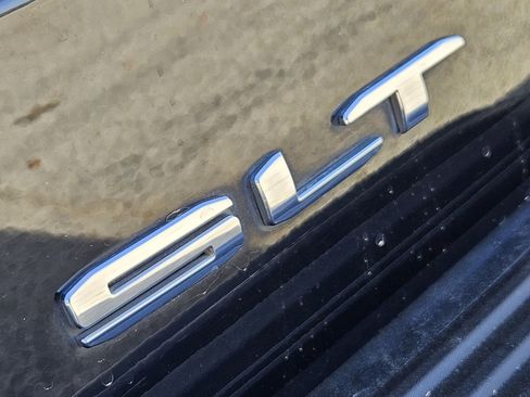 Used 2021 GMC Yukon XL SLT w/ SLT Luxury Plus Package image 15