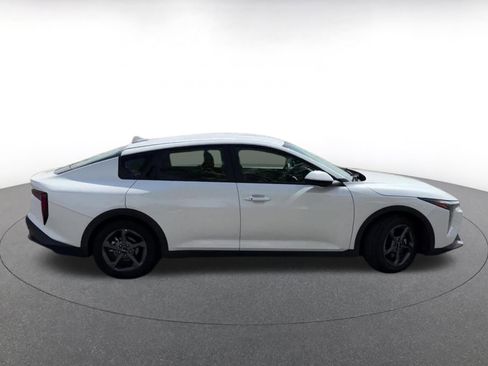 Used 2025 Kia K4 LXS image 14