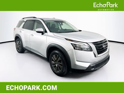 Used 2024 Nissan Pathfinder SV