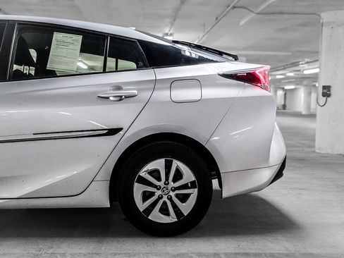 Used 2016 Toyota Prius Three w/ Protection Package FWD image 15