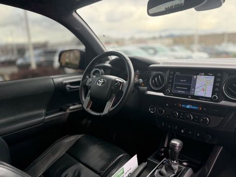 Used 2021 Toyota Tacoma TRD Off-Road w/ TRD Premium Off Road Package image 20