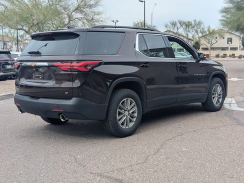 Used 2023 Chevrolet Traverse LT image 3