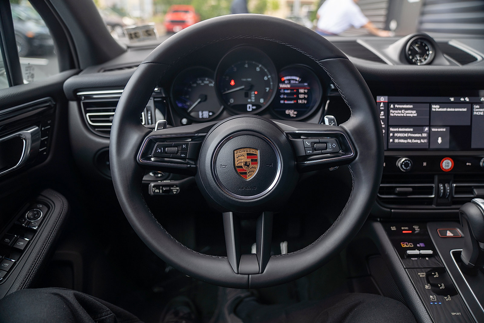 Used 2026 Porsche Macan AWD/4WD image 6