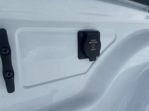 Used 2024 RAM 2500 Laramie w/ Safety Group AWD/4WD image 10