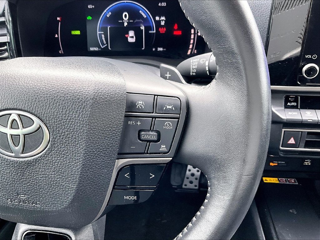 Used 2025 Toyota Camry SE FWD image 24