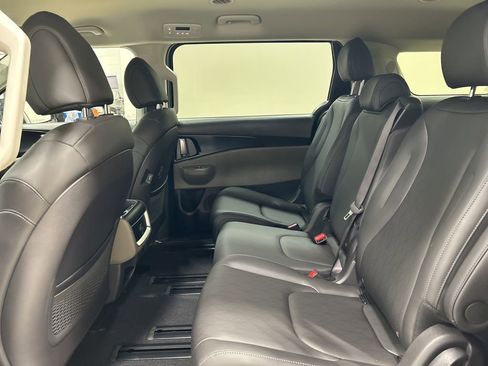 New 2026 Kia Carnival image 25