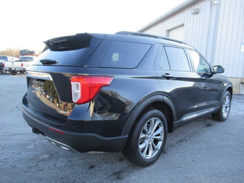 Used 2023 Ford Explorer XLT w/ Equipment Group 202A image 5