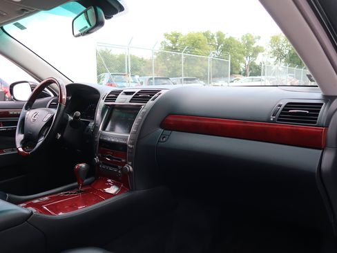 Used 2008 Lexus LS 460 image 31