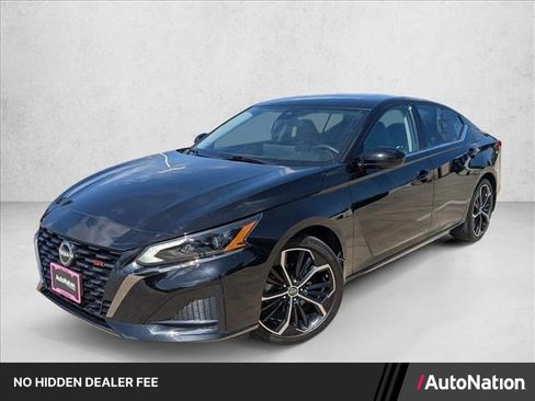 Used 2024 Nissan Altima 2.5 SR w/ SR Premium Package FWD image 1