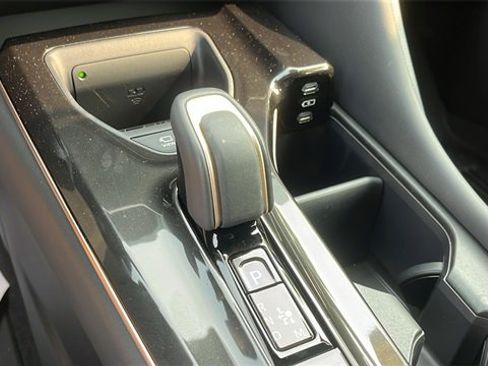 Used 2025 Toyota Crown Platinum image 17