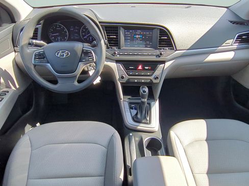 Used 2017 Hyundai Elantra SE image 13
