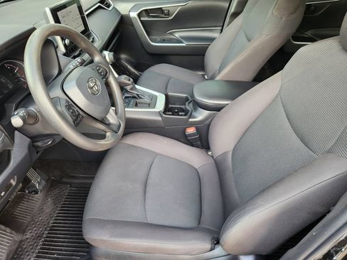 Used 2023 Toyota RAV4 LE FWD image 13