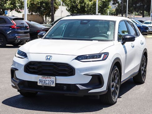 Certified 2025 Honda HR-V Sport image 3