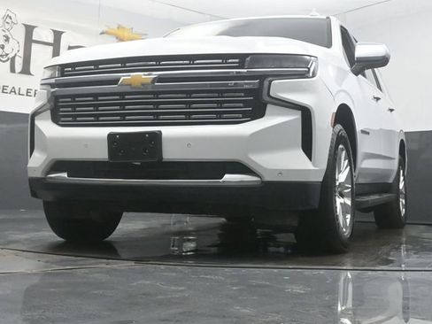 Used 2023 Chevrolet Suburban Premier image 4