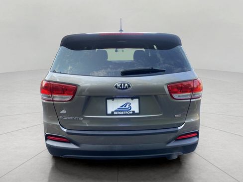 Used 2017 Kia Sorento L FWD image 11