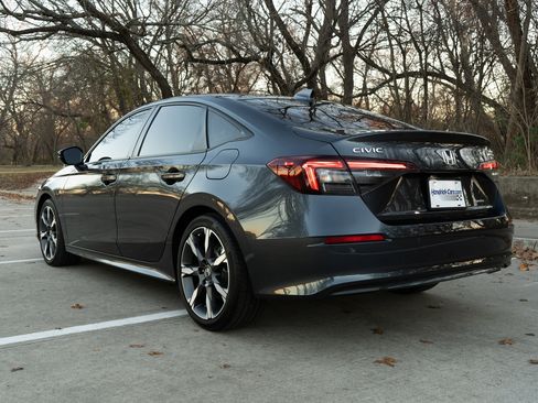 Used 2025 Honda Civic Sport image 7