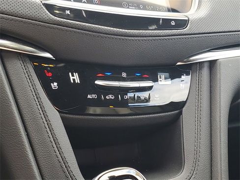 Used 2025 Cadillac XT5 Premium Luxury image 21